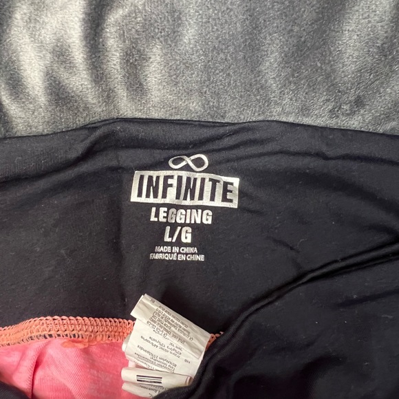 Infinite - Pink Leggings - Love on the side, perfect for Valentine’s Day ❤️🥰 - Picture 4 of 7